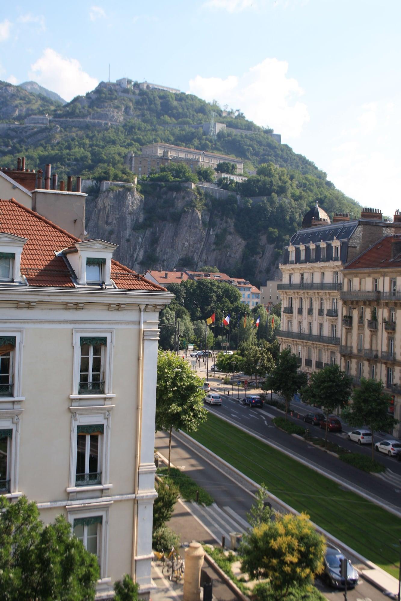 Ibis Styles Grenoble Centre Gare Hotel Exterior photo